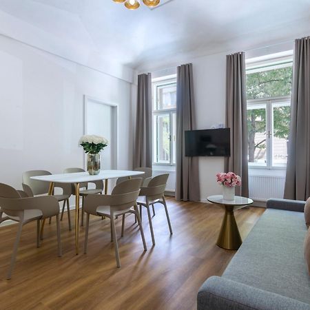 Encore Boutique Residence By Dwellfort Praga Zewnętrze zdjęcie