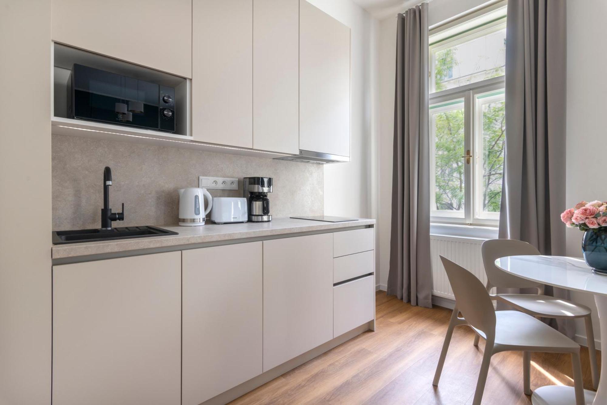 Encore Boutique Residence By Dwellfort Praga Zewnętrze zdjęcie
