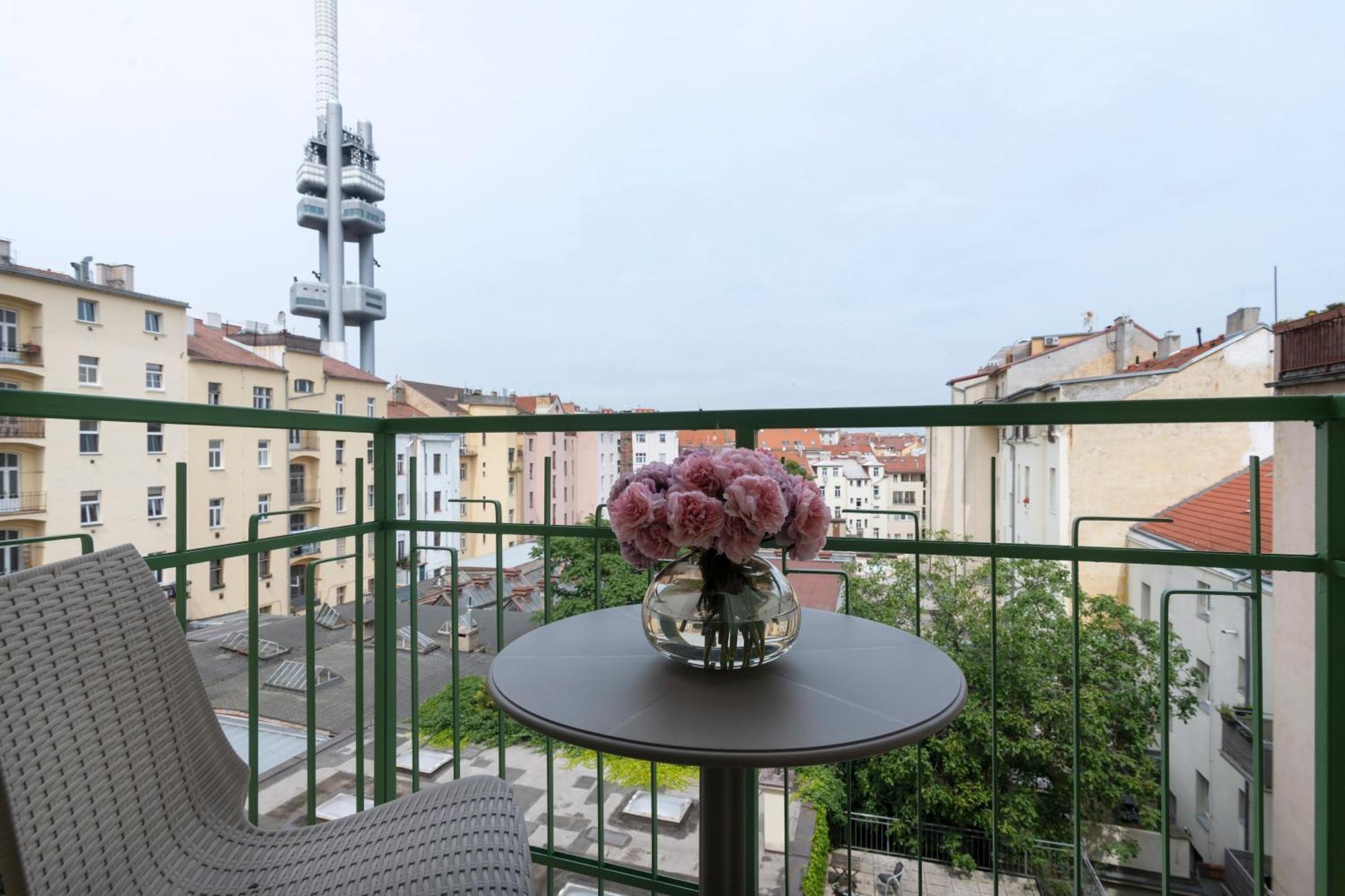 Encore Boutique Residence By Dwellfort Praga Zewnętrze zdjęcie